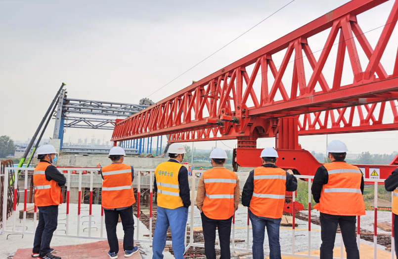 阜阳润河路与京九铁路立交桥工程.jpg
